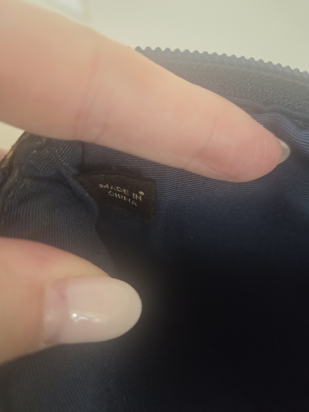 Coach Poppy Script Navy With Gold Pouch - Picture 7 of 9